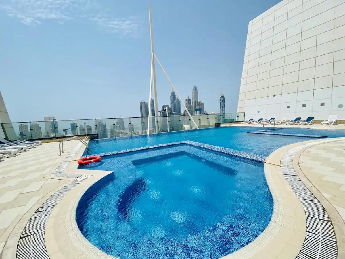 Upscale Studio Full Lake View In Goldcrest View Tower دبي المظهر الخارجي الصورة
