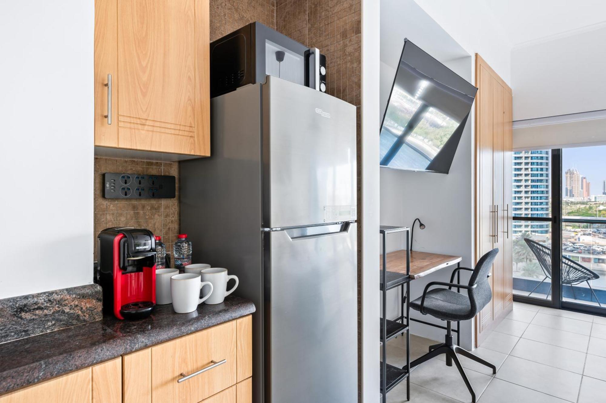 Upscale Studio Full Lake View In Goldcrest View Tower دبي المظهر الخارجي الصورة