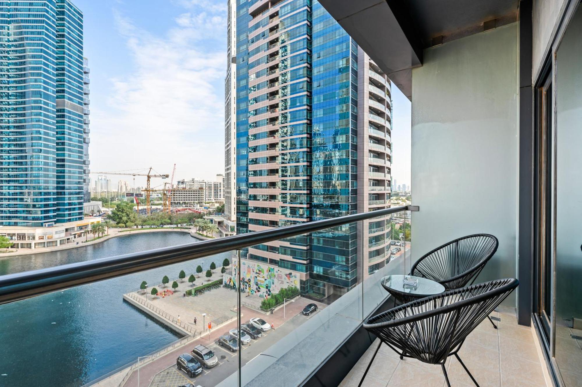 Upscale Studio Full Lake View In Goldcrest View Tower دبي المظهر الخارجي الصورة